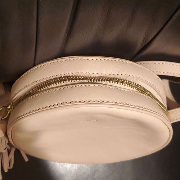 MARK & GRAHAM Circle Leather Crossbody Handbag - Picture 5 of 8